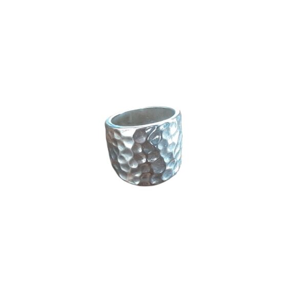 "Premier Designs" Silver Toned Hammered Women's Ring. Size 6 - Picture 1 of 5